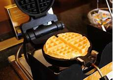 Waffle Making Machine